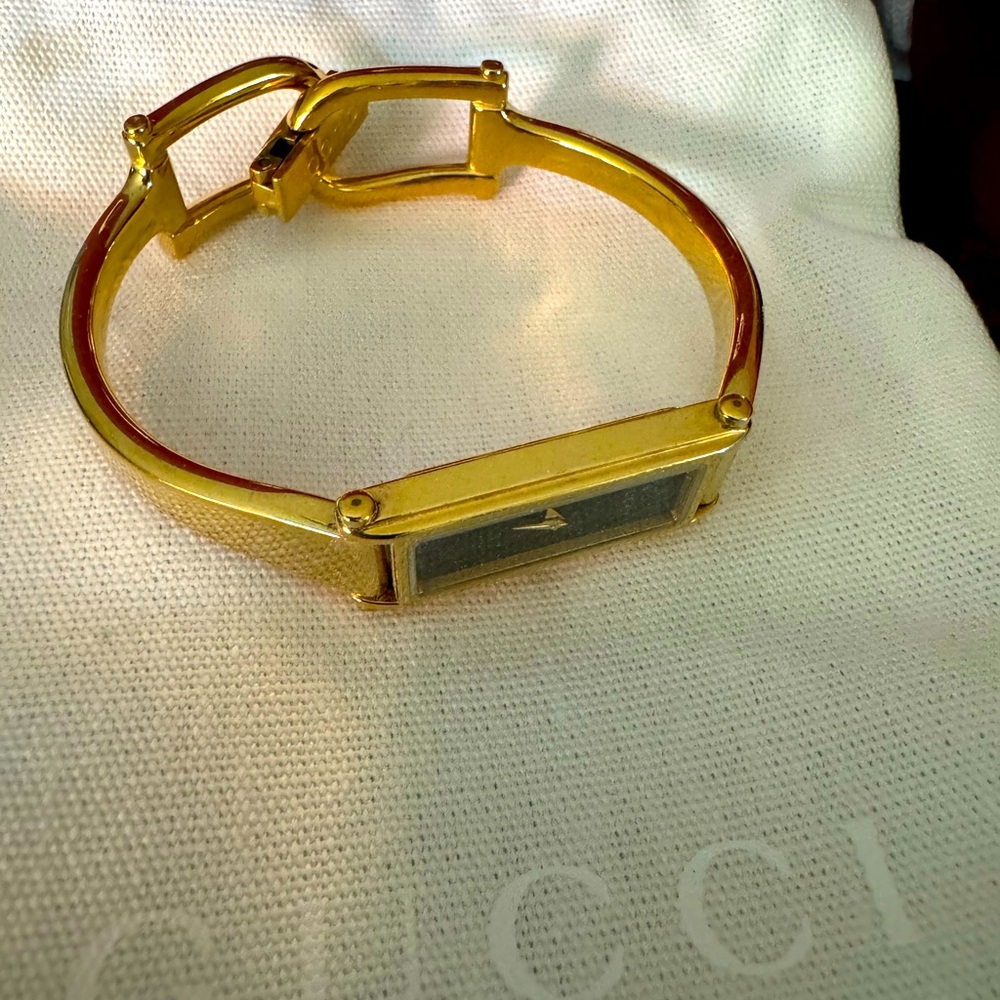 Gucci 1500 L Bracelet Watch